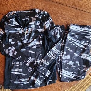 Tek Gear Black and White Womens Athletic Set